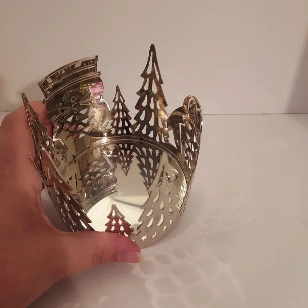 Yankee Candle Jackson Frost and Party Penguin Jar Holder - Silver